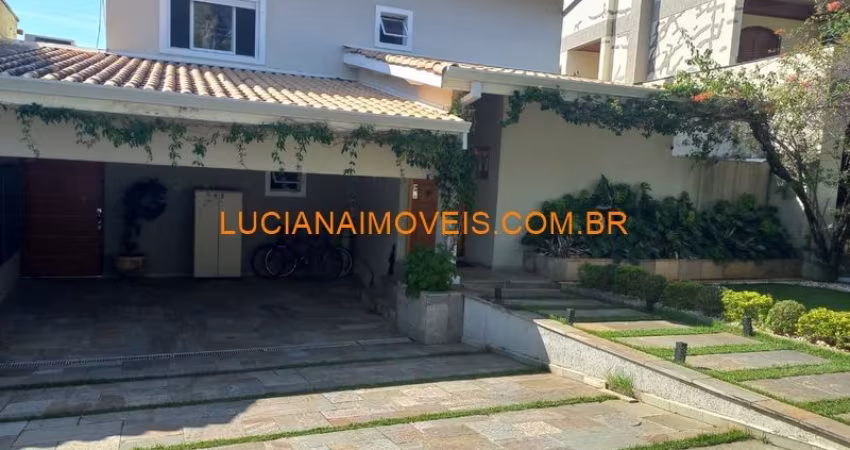 SOBRADO DE 300 M² RESIDENCIAL ALPHAVILLE 4
