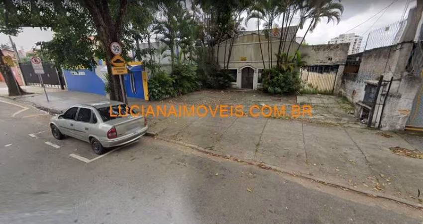 Sobrado para venda possui 206 metros quadrados com 3 quartos em Lapa - São Paulo - SP