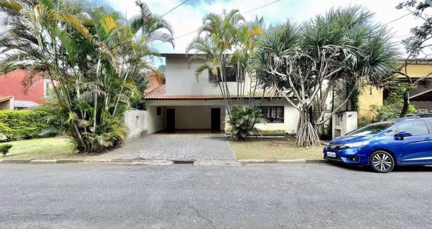 Condomínio Vila Velha -  Linda Casa com 2 suítes + Apto hóspedes, 4 vagas