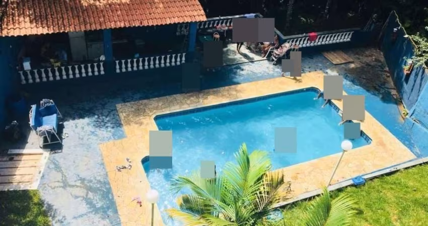 Linda Chácara em Mairiporã  Com 03 quartos, sendo 01 suíte, Sala ampla conjugada c