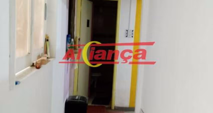 Casa Térrea à Venda no Jardim Vila Galvão, em Guarulhos