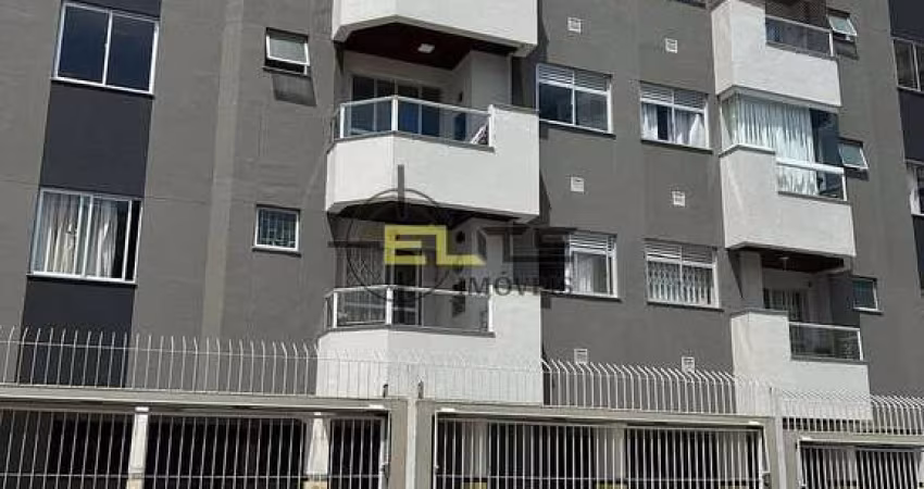 Apartamento de 2 dormitórios, SEMI-MOBILIADO com sacada e Churrasqueira em Nossa Sra. do Rosário/Sã