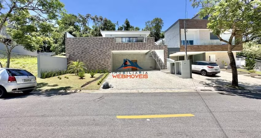 Imóvel de alto padrão: Casa em condomínio com 3 suítes e 321m² na Granja Viana, Cotia-SP. Venha conferir!