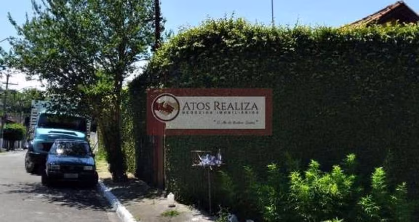 Casa térrea com edícula à venda em Jardim Esmeralda Região da Cidade Dutra SP. 300m², 3 dormitórios, 2 banheiros, 4 Vagas de garagem por R$800.000. Oportunidade!