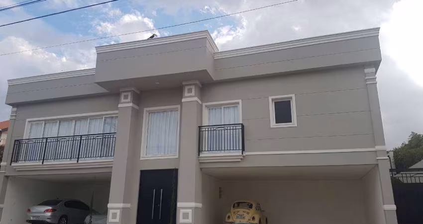 Linda Casa com 400m² à venda com 03 Dormitórios, no Condomínio Fazenda Imperial - Soroca