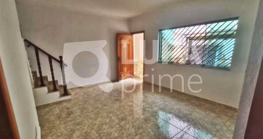 CASA COM 3 QUARTOS E 4 VAGAS DE GARAGEM À VENDA NA PARADA INGLESA