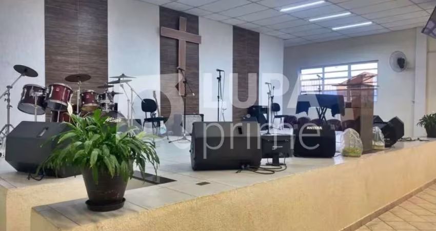 CONJUNTO COMERCIAL COM 840M² DE ÁREA CONSTRUÍDA À VENDA NO PARQUE EDU CHAVES