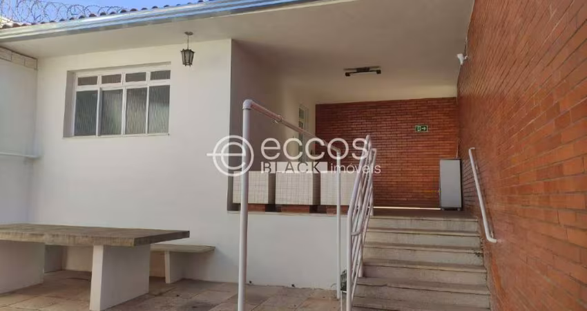 Casa à venda, 8 quartos, 2 suítes, 6 vagas, Lídice - Uberlândia/MG