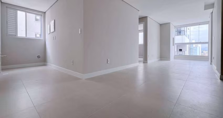 Apartamento com 2 dormitórios no bairro São Judas em Itajaí