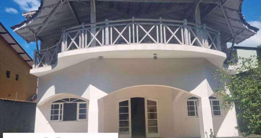 Sobrado triplex, num lote de 539 ms, ideal para comercios .