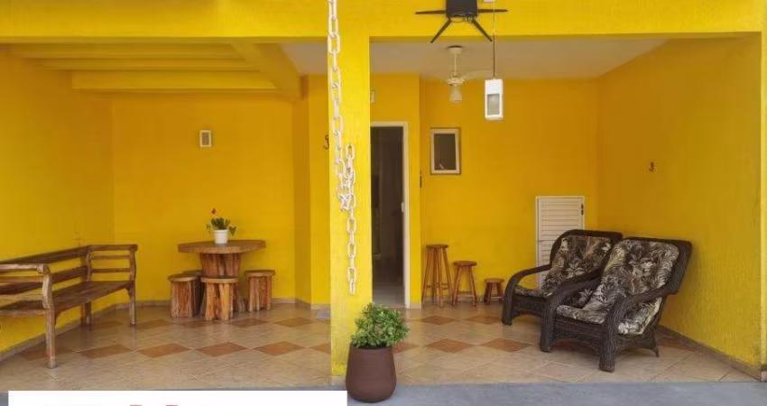 Sobrado em condomínio frente mar - Jardim Aruã