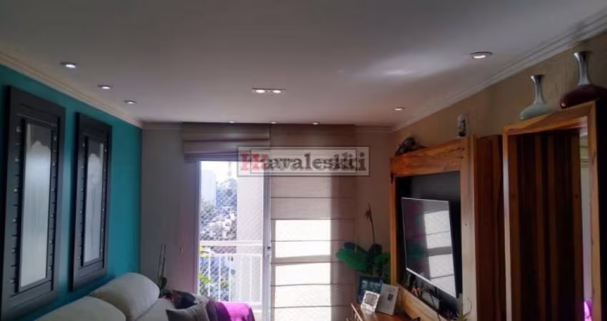 Apartamento na região da Saúde com 90 metros + 2 vagas cobertas. Confira...