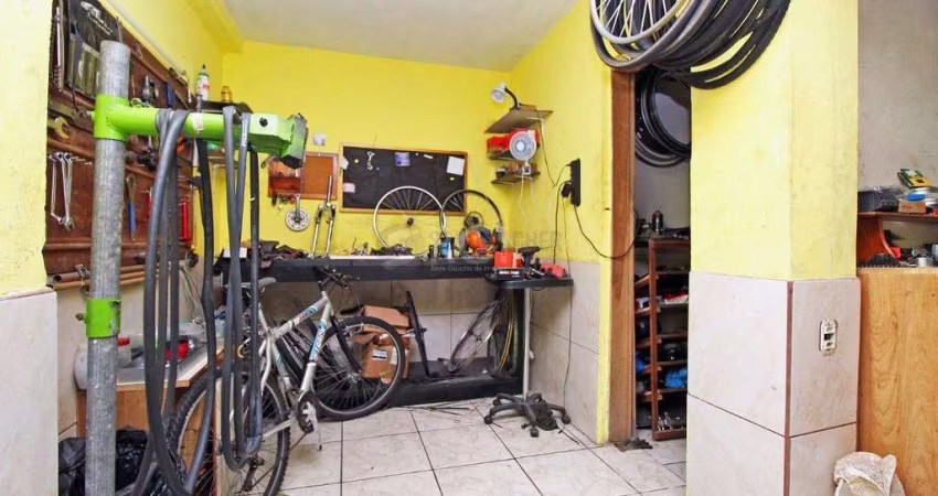 Casa para Venda - 85m², 2 dormitórios, 1 vaga - Cidade Baixa
