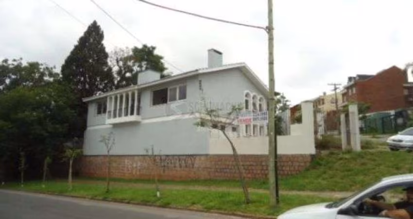 Casa para Venda - 350m², 4 dormitórios, sendo 1 suites, 4 vagas - Chácara Das Pedras