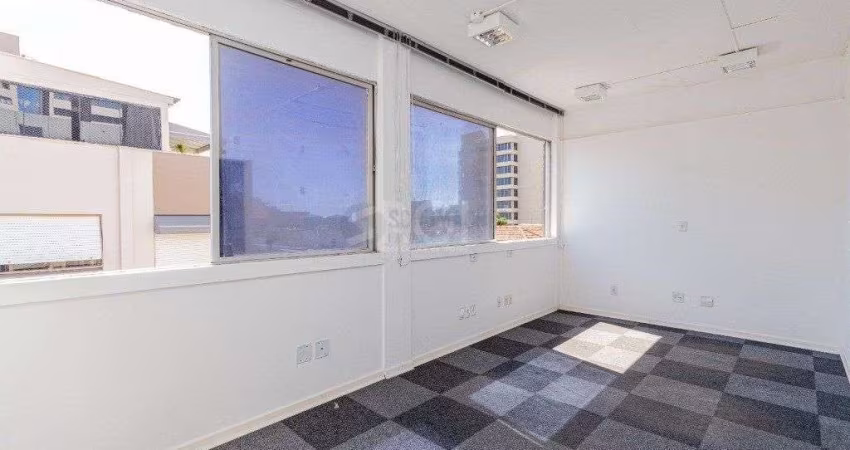 Conjunto/sala comercial de 45m², mobiliada e com 1 vaga de garagem no bairro Praia de Belas