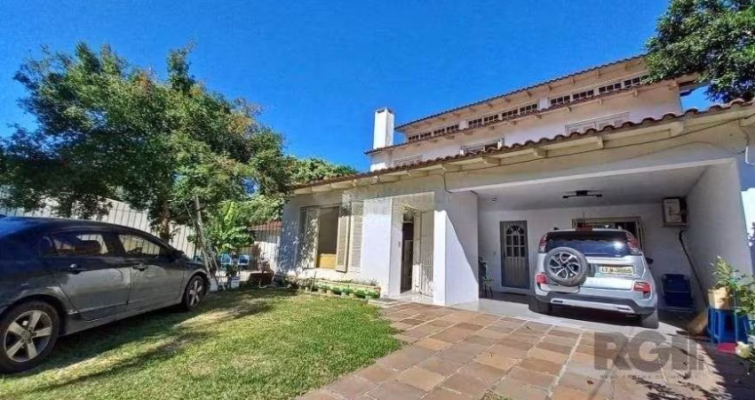 Casa de 4 dormitórios, bairro Espírito Santo