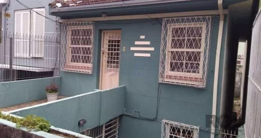Casa de 4 dormitórios, Bairro Petrópolis
