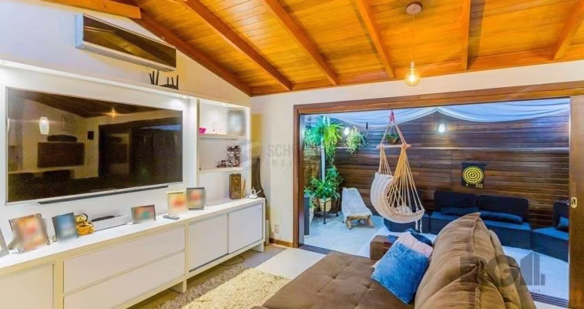 Casa em condomínio de 155m², 3 dormitórios, 4 vagas no bairro Espírito Santo