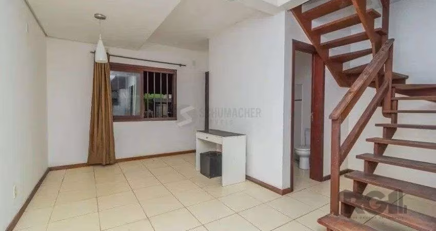 Casa 110m² - 3 dormitórios, 1 vaga no bairro Aberta dos Morros
