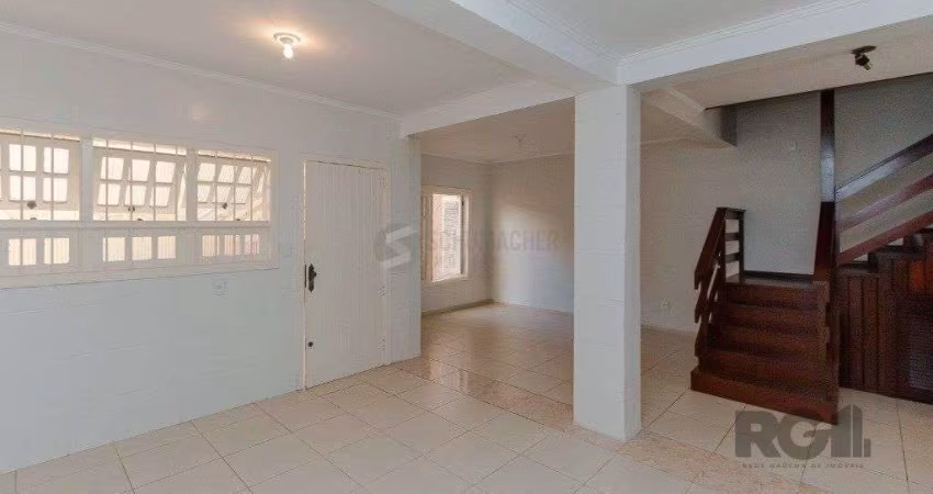 Casa com 4 dormitórios, 4 vagas no bairro Vila Jardim