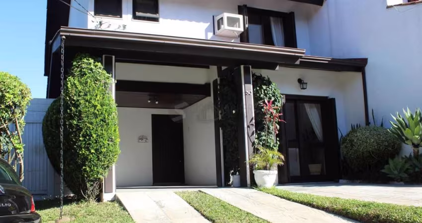Sobrado para Venda - 168m², 3 dormitórios, sendo 1 suites, 3 vagas - Cavalhada