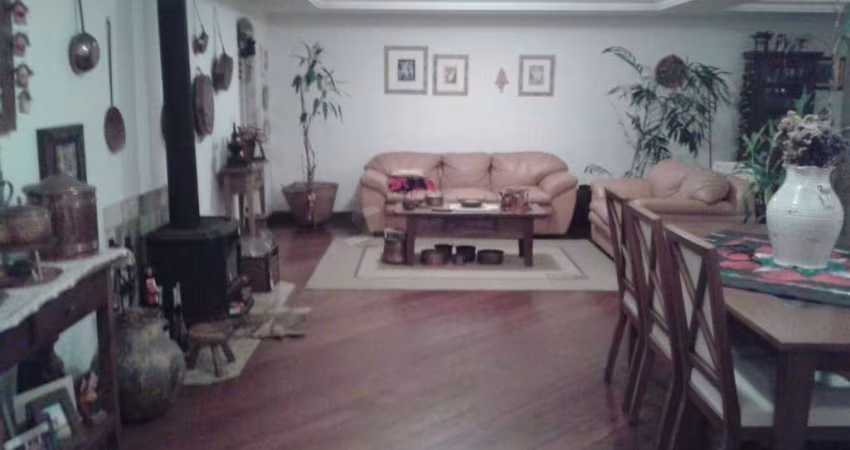 Casa para Venda - 430m², 3 dormitórios, sendo 1 suites, 4 vagas - Jardim Isabel