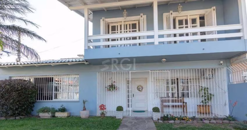 Casa para Venda - 256.5m², 3 dormitórios, sendo 1 suites, 2 vagas - Espirito Santo