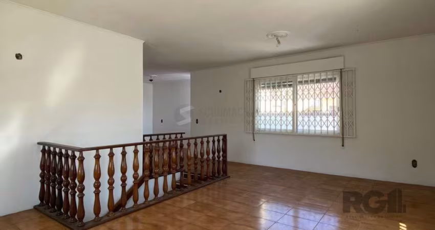CASA COM 5 DORMITÓRIOS, ESPAÇO PARA FESTAS E PEÇAS AMPLAS PRÓXIMO AO IGUATEMI