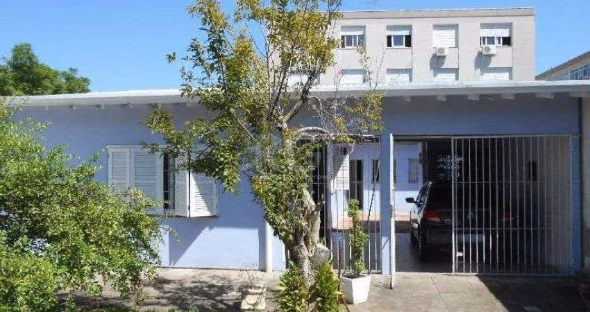 Casa para Venda - 350m², 2 dormitórios, 3 vagas - VILA IPIRANGA