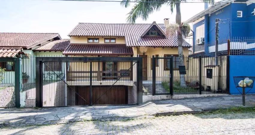 Casa para Venda com 3 dormitórios, sendo 1 suites, e 3 vagas no bairro Imperial Parque