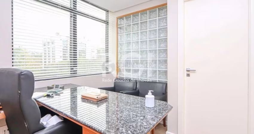 Conjunto/Sala comercial com 49,93m²  localizado no Bairro Moinhos de Vento, em Porto Alegre/RS.