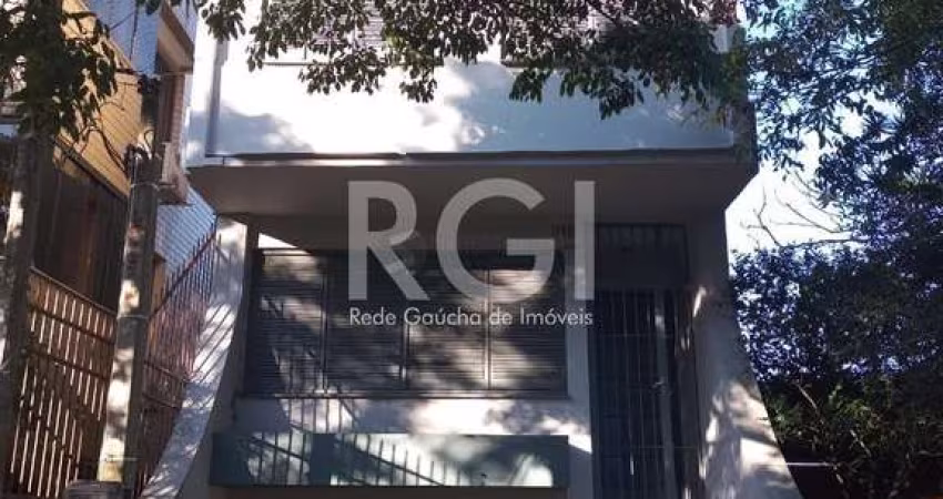 Casa a venda 3 dormitórios, 1 suíte, 200m² no bairro Petropolis, Porto Alegre/RS