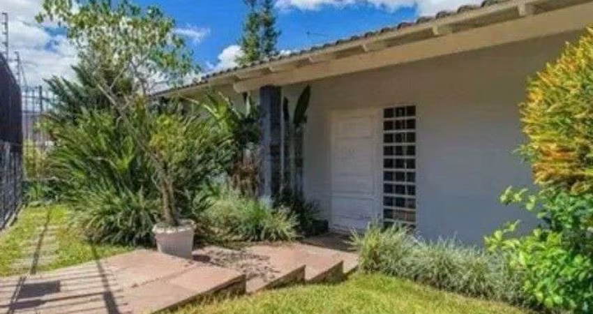 Casa 3d com suíte, bairro três figueira