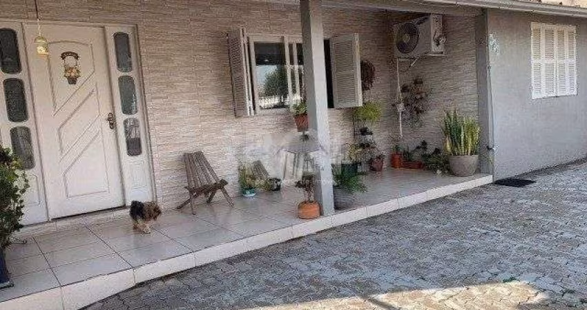 Casa para Venda - 131.65m², 3 dormitórios, 4 vagas - Parque da Matriz