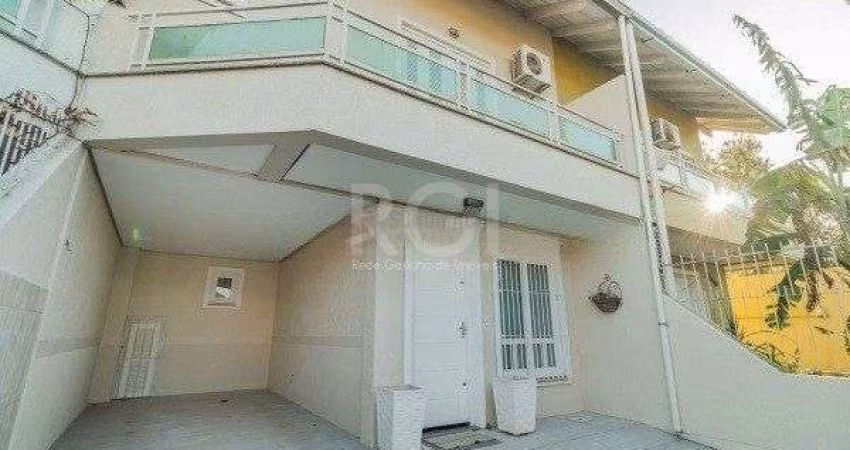 Casa para Venda - 137m², 3 dormitórios, sendo 3 suites, 2 vagas - Hípica