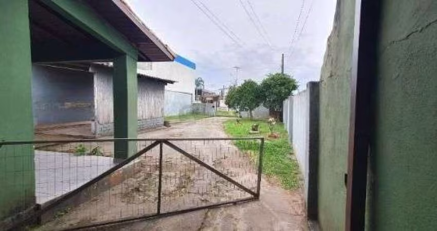 Casa em Porto Alegre, no bairro Belém Novo, com 2 dormitório(s), e 2 banheiros, à venda.