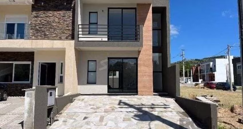 Casa Condominio em Porto Alegre, no bairro Campo Novo, com 3 dormitório(s), e 3 banheiros, à venda.