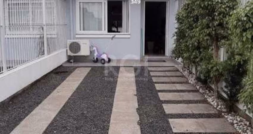 Casa para Venda - 157m², 3 dormitórios, sendo 3 suites, 2 vagas - Guarujá