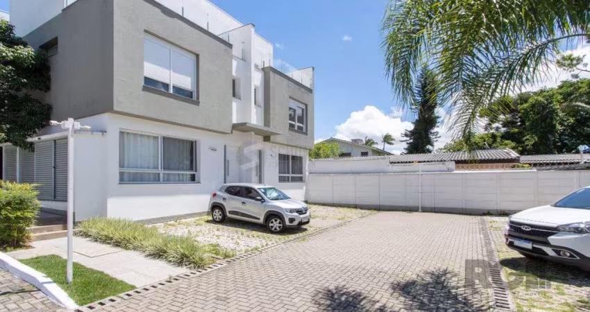 Casa em Condomínio, 197m², 3dormitórios, bairro Glória
