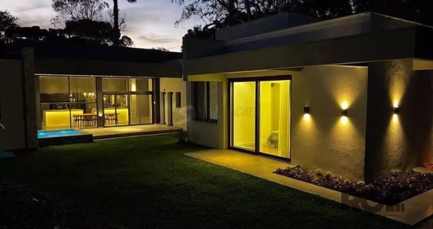 Casa toda térrea  400m2 , 3 suítes
