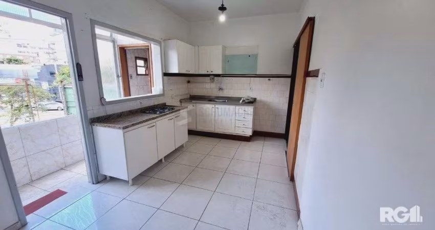 Apartamento com 3 dormitórios, 1 vaga coberta, no bairro Petrópolis, em Porto Alegre, RS