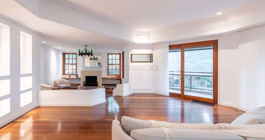 Vende-se apartamento de 309,10m² com 3 suítes e 3 vagas de garagem no bairro Auxilidora