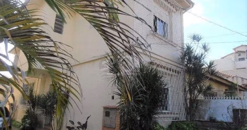 Casa para Venda - 159m², 3 dormitórios, 3 vagas - Menino Deus