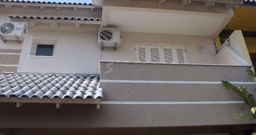 Casa para Venda - 220m², 3 dormitórios, sendo 1 suites, 4 vagas - Ipanema