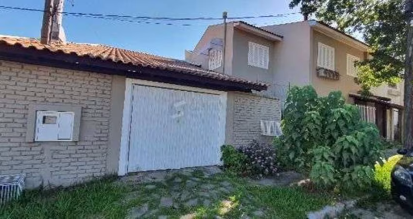 Casa para Venda - 160m², 4 dormitórios, sendo 2 suites, 4 vagas - Urubatã