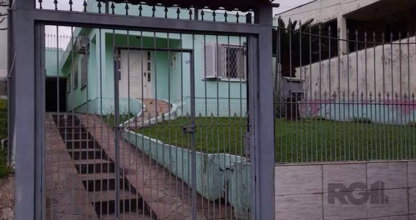 Casa 2 dormitórios, vaga de garagem, bairro São Judas Tadeu