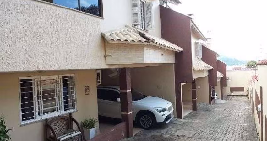 Casa Condominio para Venda - 195m², 3 dormitórios, sendo 3 suites, 1 vaga - Espirito Santo