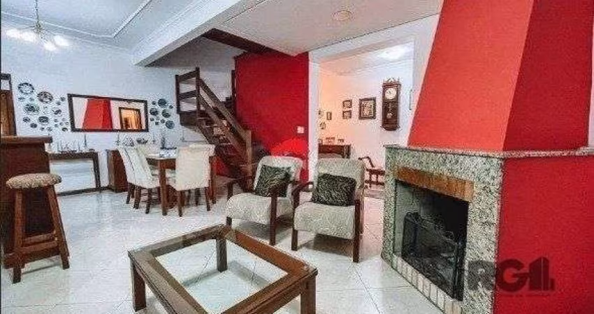 Casa para Venda - 360m², 3 quartos com suites,4 banheiros e 2 vagas - Menino Deus