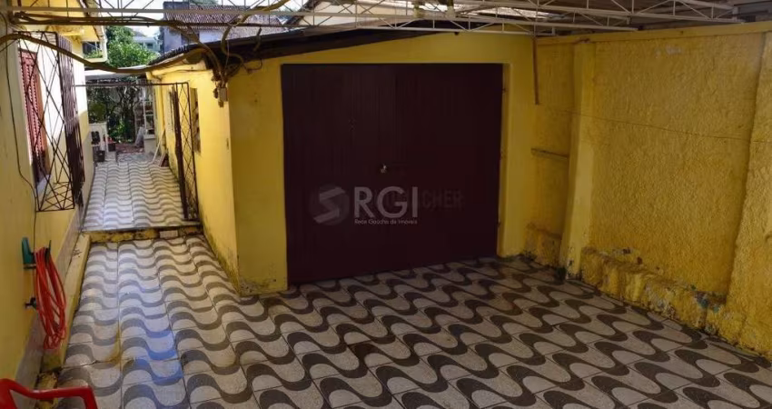 Casa Com 5 dormitórios no Bairro Partenon