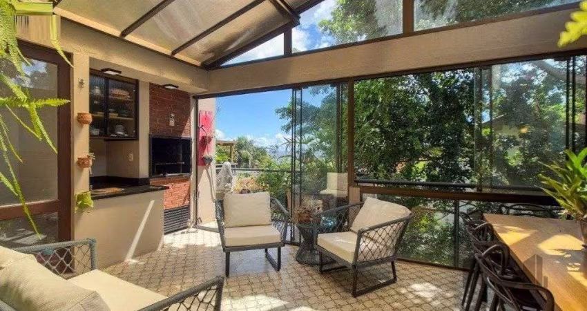 Vende-se ampla casa em condomínio com 3 dorm sendo 2 suítes, com 2 vagas e terraço - 200m² - Vila Assunção